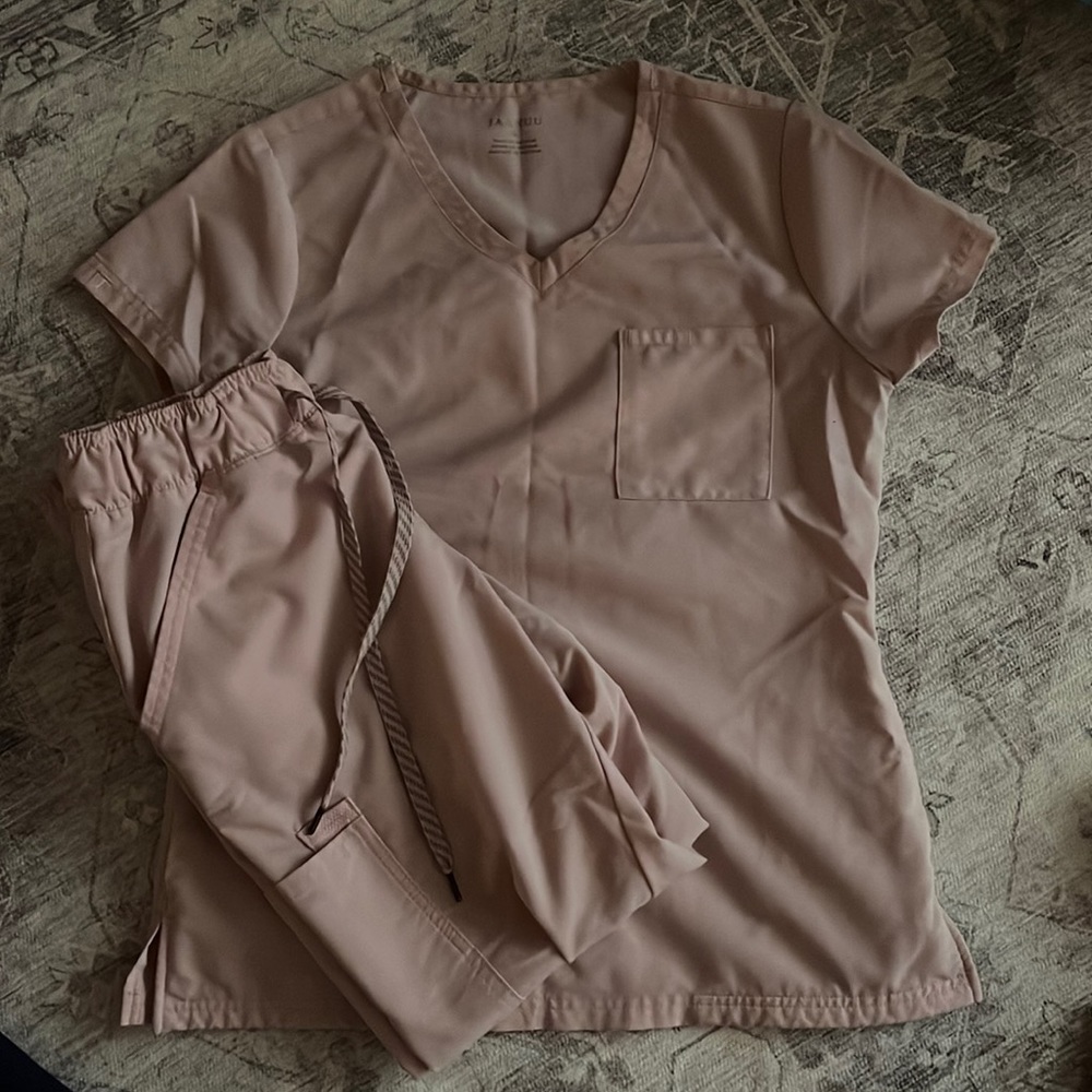 Soft pink Jaanuu jogger scrub set